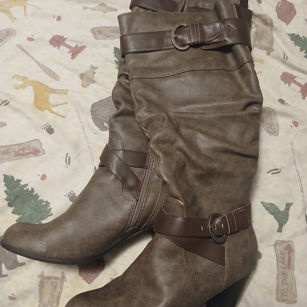 Crown Vintage Brand Brown Buckle Women's Boots Size 11